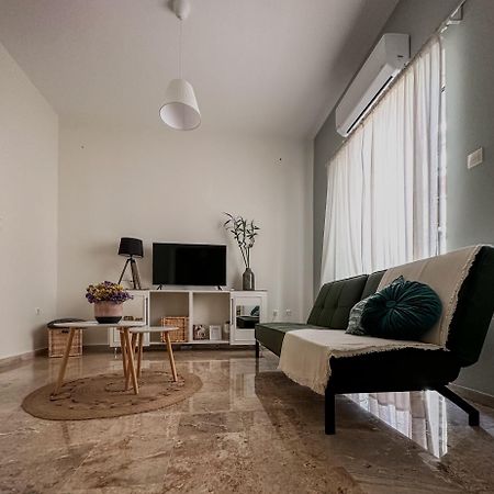 Ferienwohnung Anesis With A Yard Kalamata Exterior foto