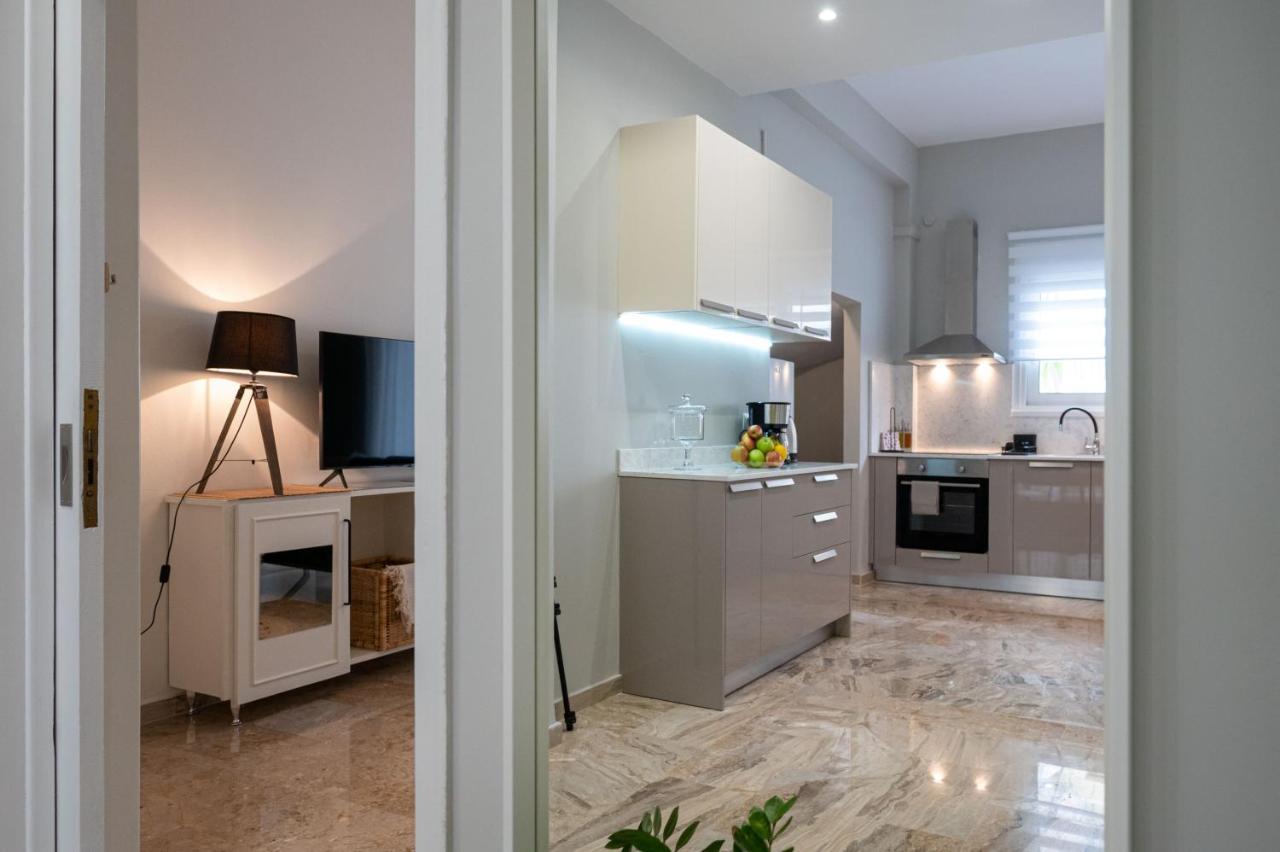 Ferienwohnung Anesis With A Yard Kalamata Exterior foto