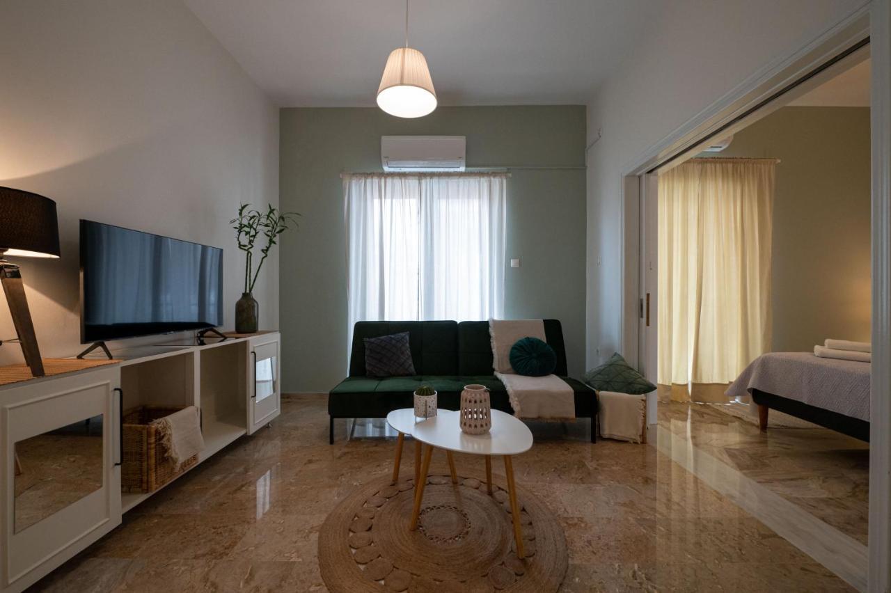 Ferienwohnung Anesis With A Yard Kalamata Exterior foto