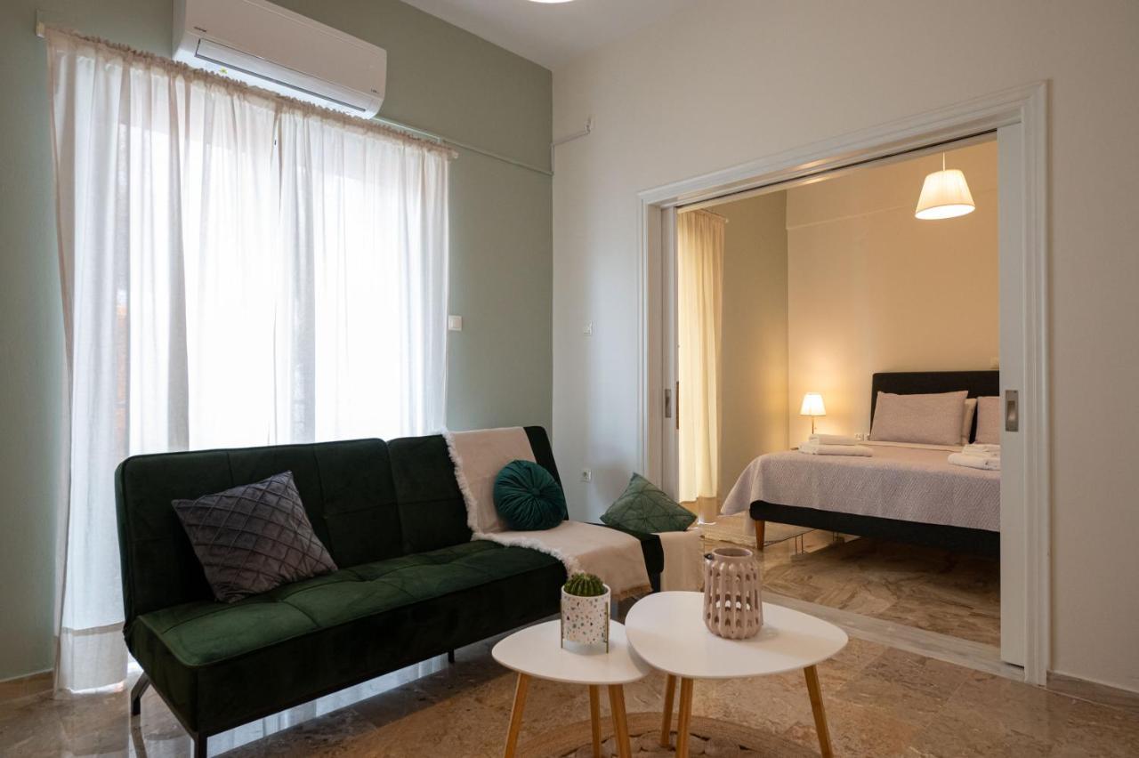 Ferienwohnung Anesis With A Yard Kalamata Exterior foto