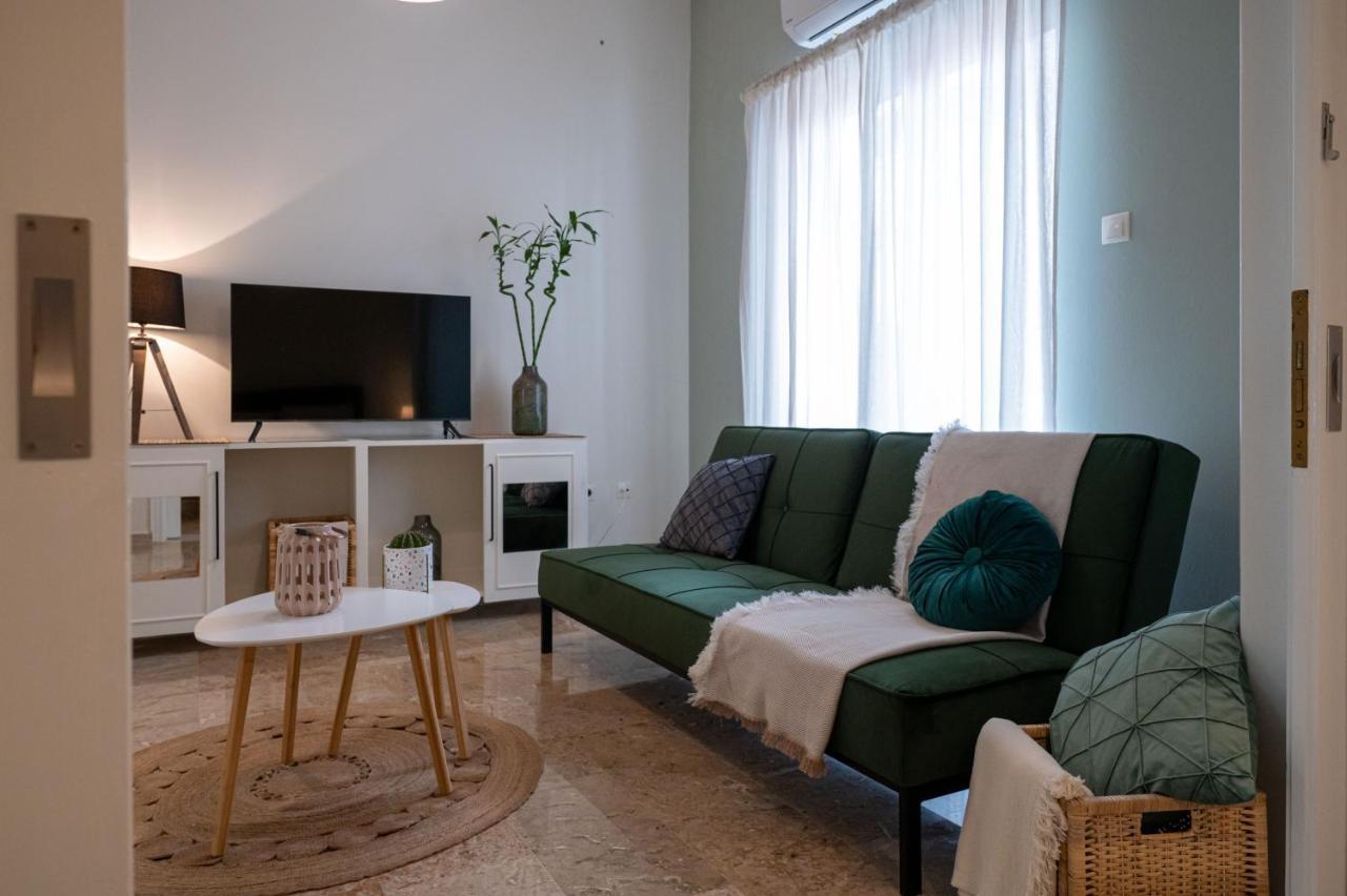 Ferienwohnung Anesis With A Yard Kalamata Exterior foto