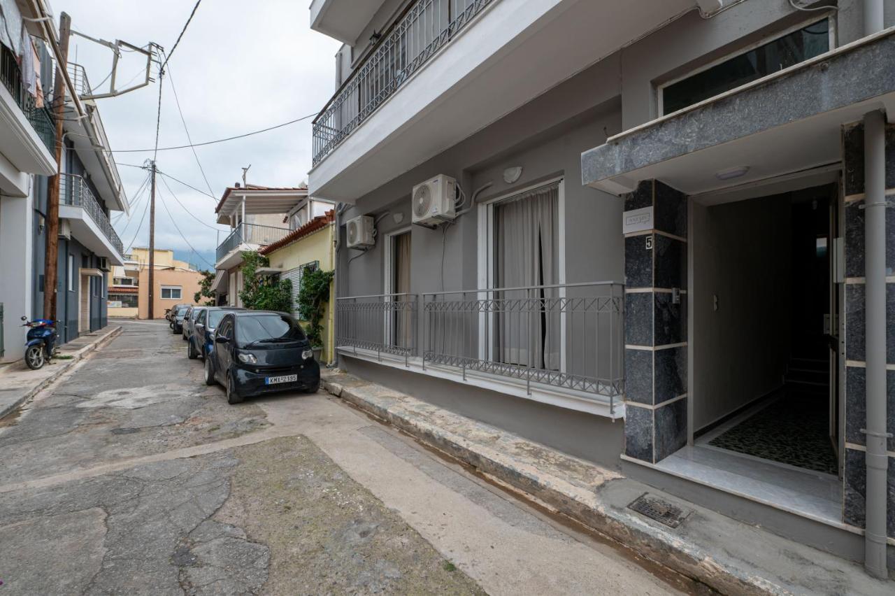 Ferienwohnung Anesis With A Yard Kalamata Exterior foto